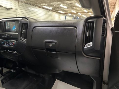 Used 2019 Chevrolet Silverado 2500 W/T AWD/4WD image 30