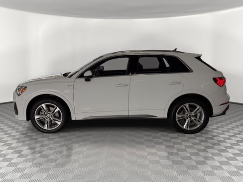 Used 2023 Audi Q3 2.0T Premium Plus w/ Premium Plus Package AWD/4WD image 2