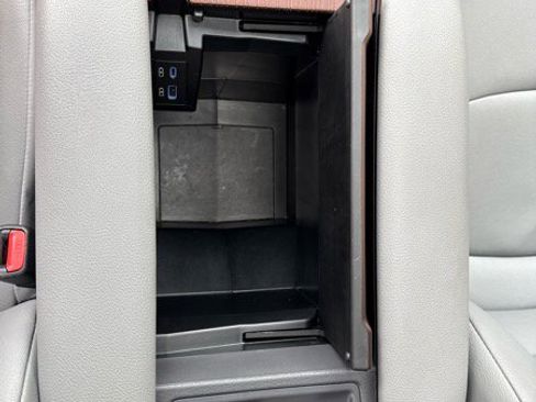 Used 2024 Toyota Sienna XLE image 13