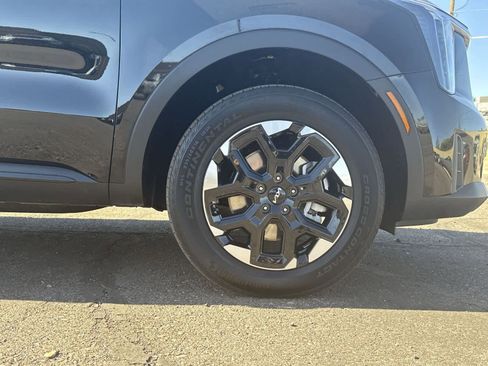 Used 2024 Kia Sorento S image 10