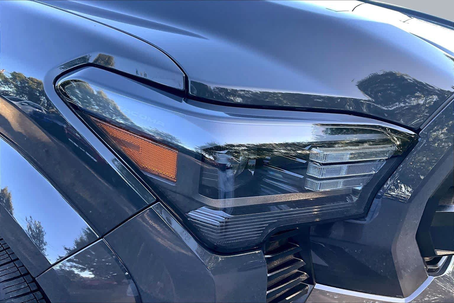 Certified 2026 Toyota Tacoma SR5 AWD/4WD image 25