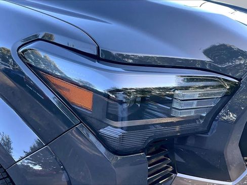 Certified 2026 Toyota Tacoma SR5 AWD/4WD image 25