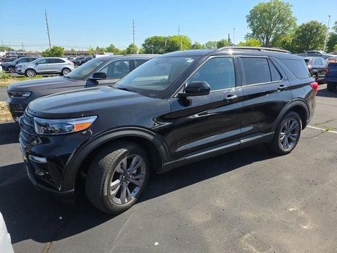 Used 2023 Ford Explorer XLT w/ Equipment Group 202A AWD/4WD image 3