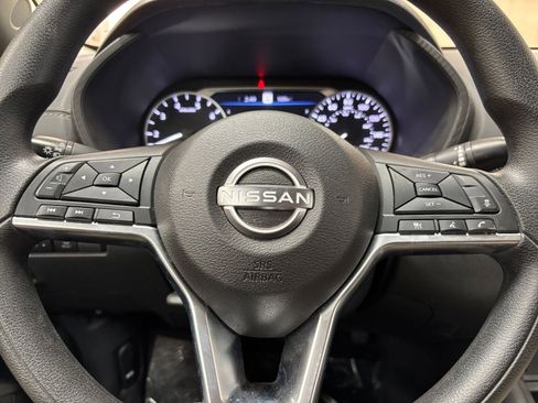 Used 2025 Nissan Sentra SV FWD image 25