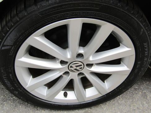 Used 2013 Volkswagen Eos Komfort FWD image 34
