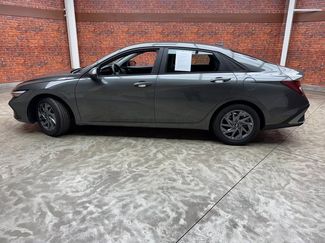 Used 2024 Hyundai Elantra SEL video 2