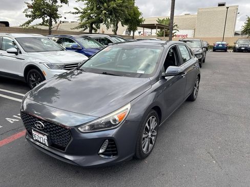 Used 2019 Hyundai Elantra GT FWD image 1