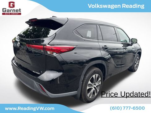 Used 2022 Toyota Highlander XLE AWD/4WD image 5