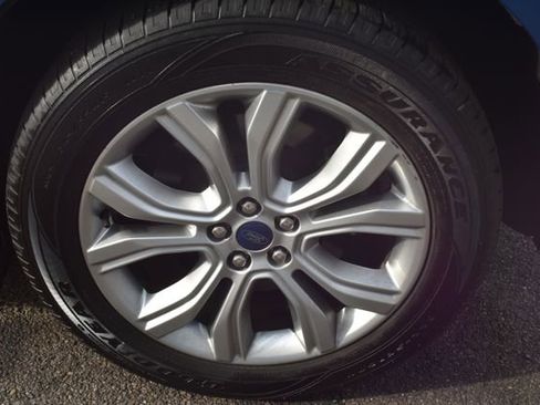 Used 2022 Ford Edge Titanium w/ Equipment Group 301A AWD/4WD image 54