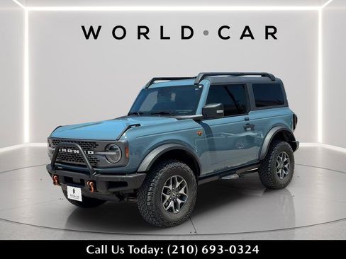 Used 2023 Ford Bronco Badlands AWD/4WD image 3