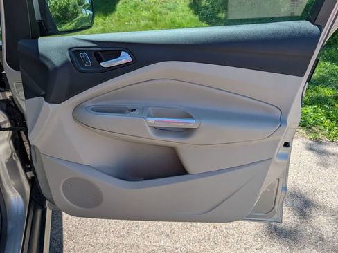 Used 2015 Ford C-MAX Energi SEL w/ Equipment Group 303A FWD image 34
