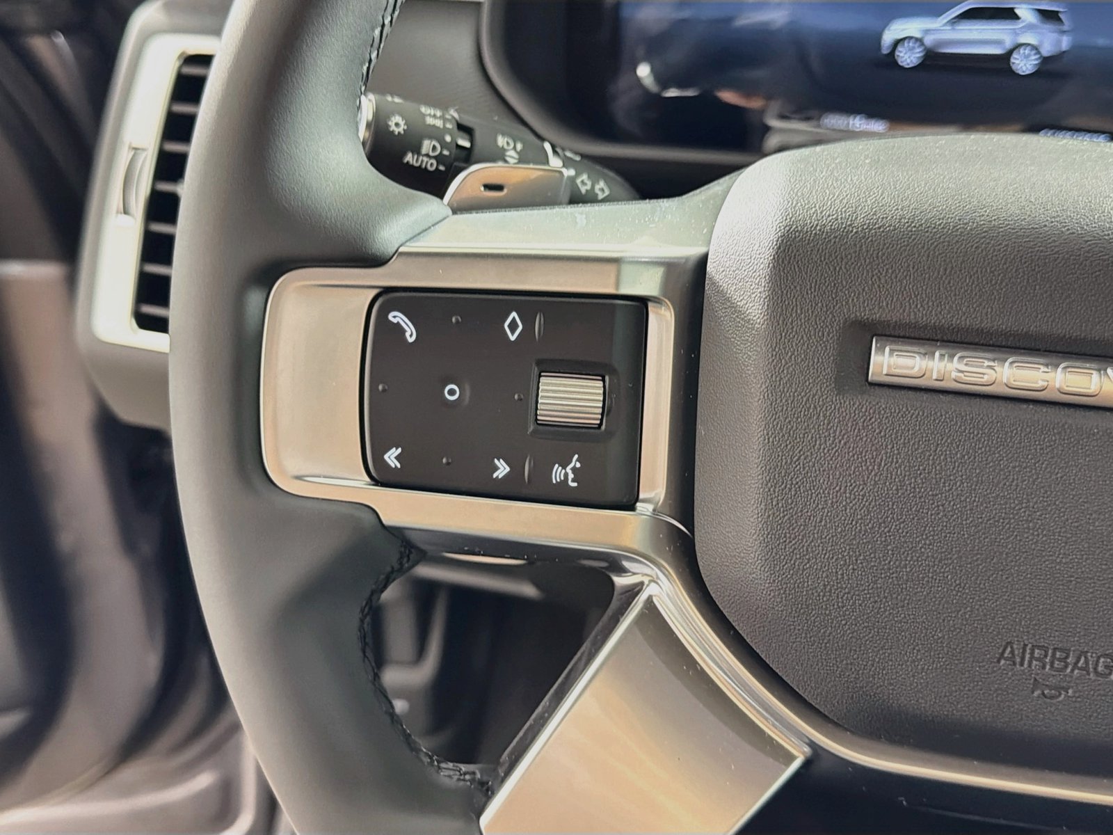New 2026 Land Rover Discovery Limited Edition AWD/4WD image 12