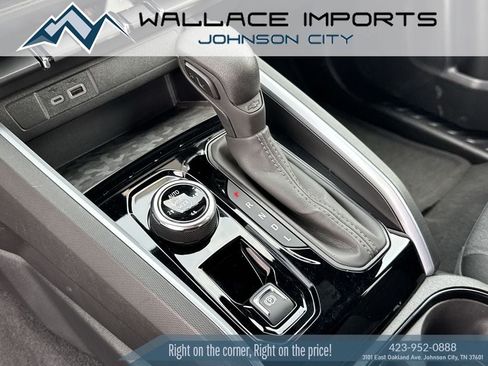 Used 2024 Chevrolet Colorado Trail Boss w/ Advanced Trailering Package AWD/4WD image 17