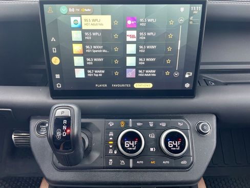 Used 2023 Land Rover Defender 110 X AWD/4WD image 29