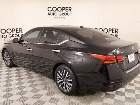 Used 2023 Nissan Altima 2.5 SV image 21
