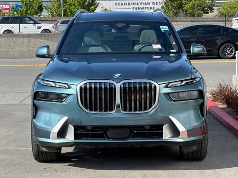 Used 2025 BMW X7 xDrive40i w/ Premium Package AWD/4WD image 10