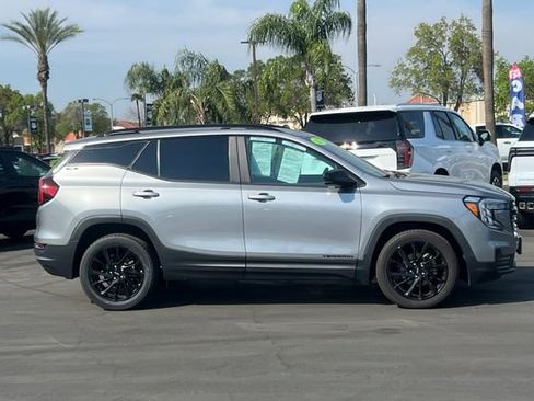 Used 2023 GMC Terrain SLE w/ Elevation Edition image 3