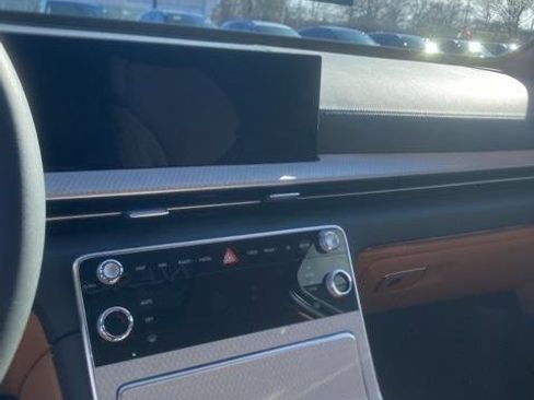 Used 2025 Genesis GV80 2.5T Prestige image 14