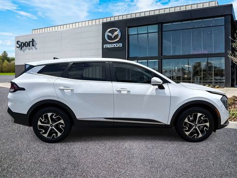 Used 2025 Kia Sportage EX FWD image 2