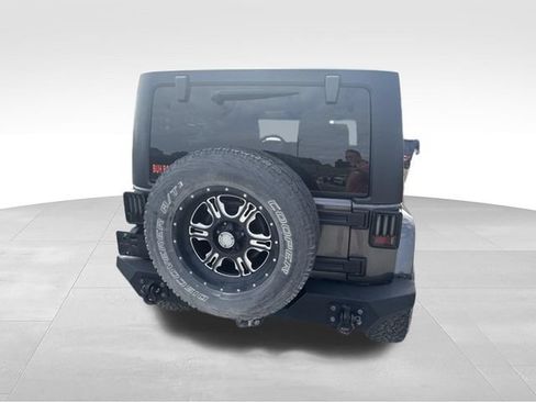 Used 2017 Jeep Wrangler Sahara w/ Connectivity Group AWD/4WD image 43