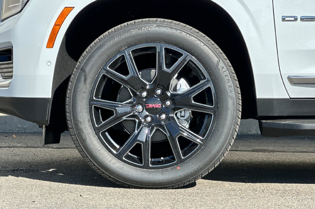 New 2027 GMC Yukon Denali w/ Advanced Technology Package AWD/4WD image 10