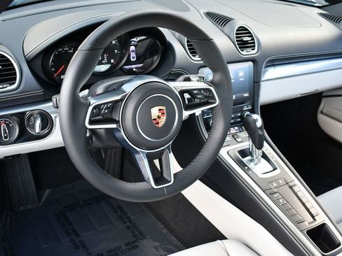 Used 2018 Porsche 718 Cayman RWD image 47