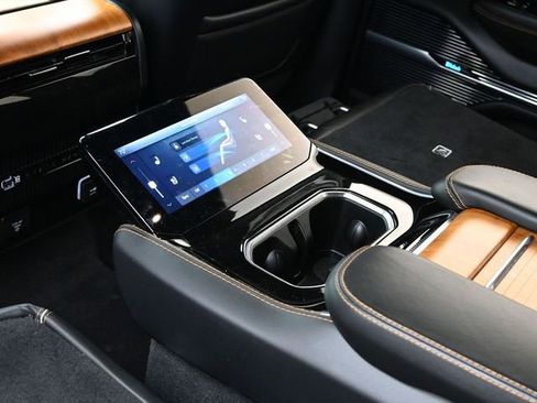 Used 2022 Jeep Grand Wagoneer Series III image 19