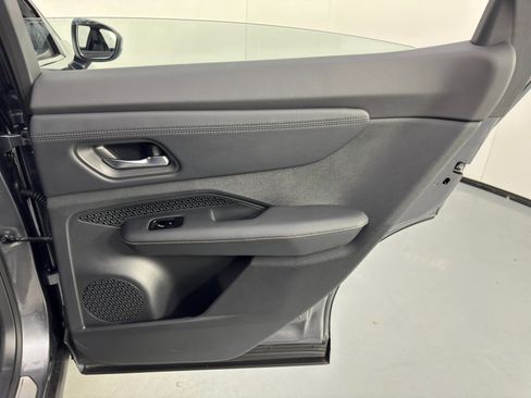 Used 2023 Nissan Ariya Engage image 42
