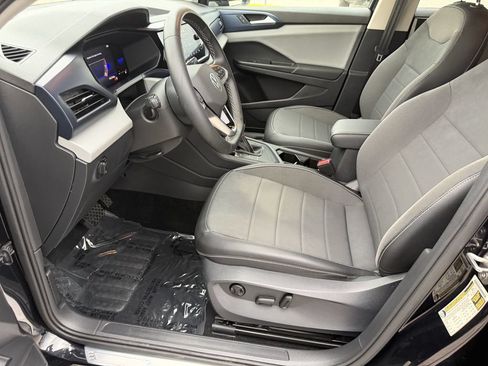 Certified 2022 Volkswagen Taos SE FWD image 19