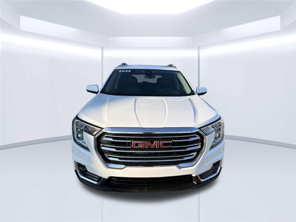 Used 2023 GMC Terrain SLT FWD image 2