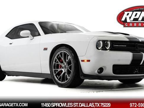 Used 2016 Dodge Challenger SRT w/ Technology Group image 1