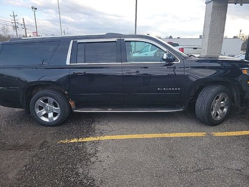 Used 2017 Chevrolet Suburban Premier AWD/4WD image 2