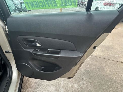 Used 2013 Chevrolet Cruze LT FWD image 15