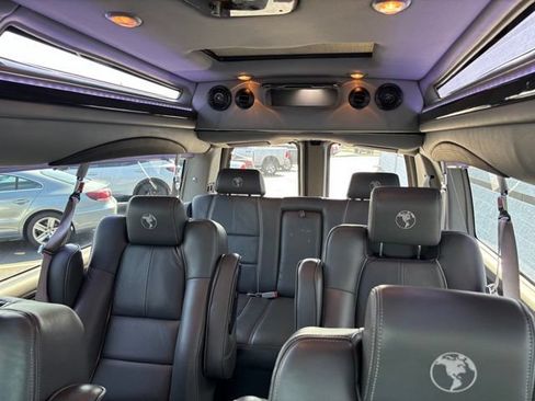 Used 2017 GMC Savana 2500 Extended RWD image 41