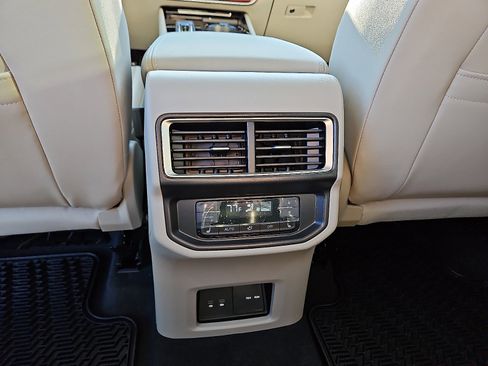 New 2026 Volkswagen Atlas SEL Premium R-Line image 11