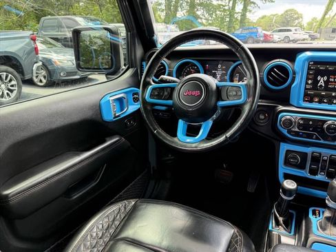 Used 2022 Jeep Wrangler Unlimited Sahara AWD/4WD image 13