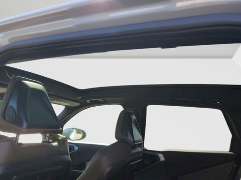 Used 2025 BMW X3 xDrive30i w/ Premium Package image 16