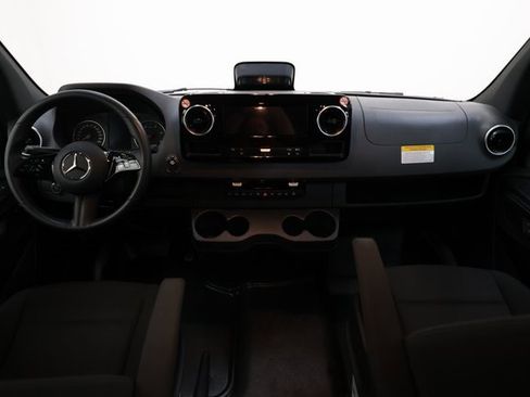 Used 2025 Mercedes-Benz Sprinter 2500 image 66