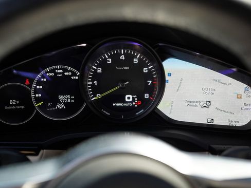 Used 2023 Porsche Cayenne Platinum Edition image 27