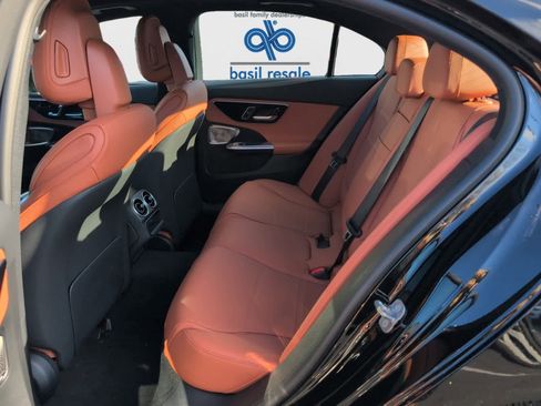 Used 2025 Mercedes-Benz C 300 4MATIC Sedan image 20