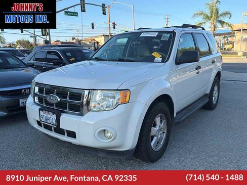 Used 2011 Ford Escape XLT w/ 202A Rapid Spec Order Code FWD image 1