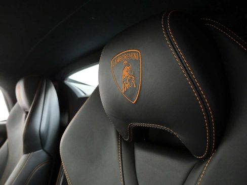 Used 2021 Lamborghini Huracan EVO image 20