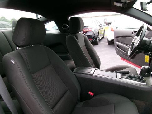 Used 2014 Ford Mustang Coupe RWD image 18