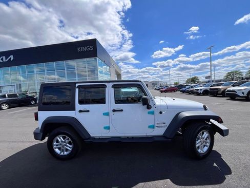 Used 2017 Jeep Wrangler Unlimited Sport w/ Quick Order Package 24S AWD/4WD image 2