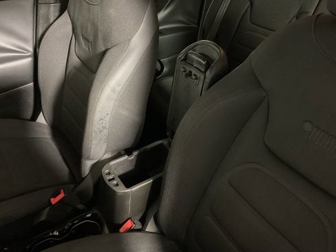 Used 2016 Jeep Renegade Latitude image 28