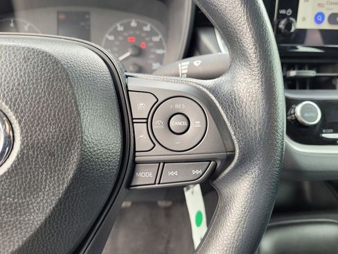 Used 2025 Toyota Corolla LE image 23