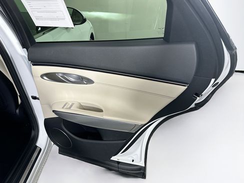 Used 2025 Genesis GV70 2.5T w/ Select Package image 31