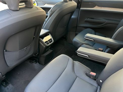 New 2025 Volvo EX90 Ultra image 12