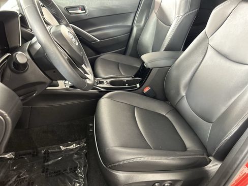 Used 2025 Toyota Corolla Cross XLE FWD image 20