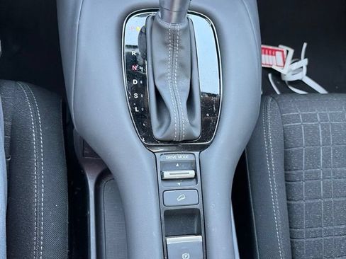 Used 2024 Honda HR-V LX image 14
